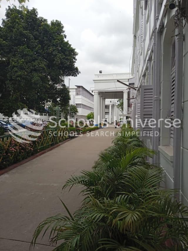 La Martiniere For Girls School gallery image 1