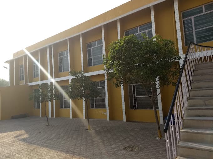 Colonels Public School Sector 37c photo 2