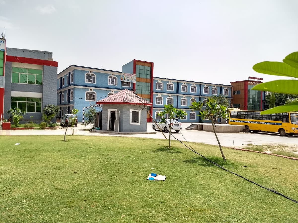 Royal Public Senior Secondary School Wazirpur photo 2