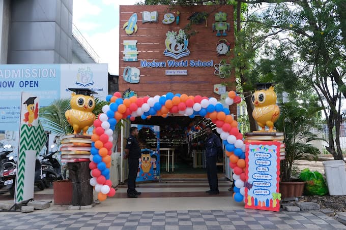 Modern World School photo 3