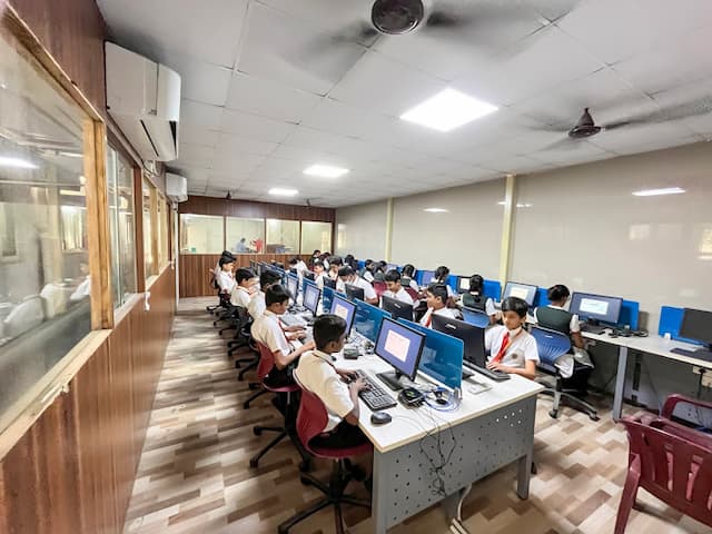 Narayana School gallery image 4
