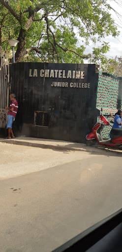 La Chatelaine Junior College photo 3