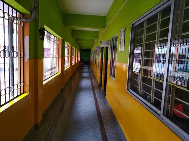 Anthony Claert School  gallery image 4
