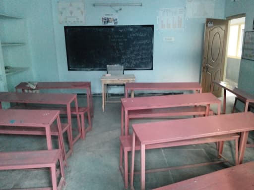 Unique High School for Girls gallery image 3