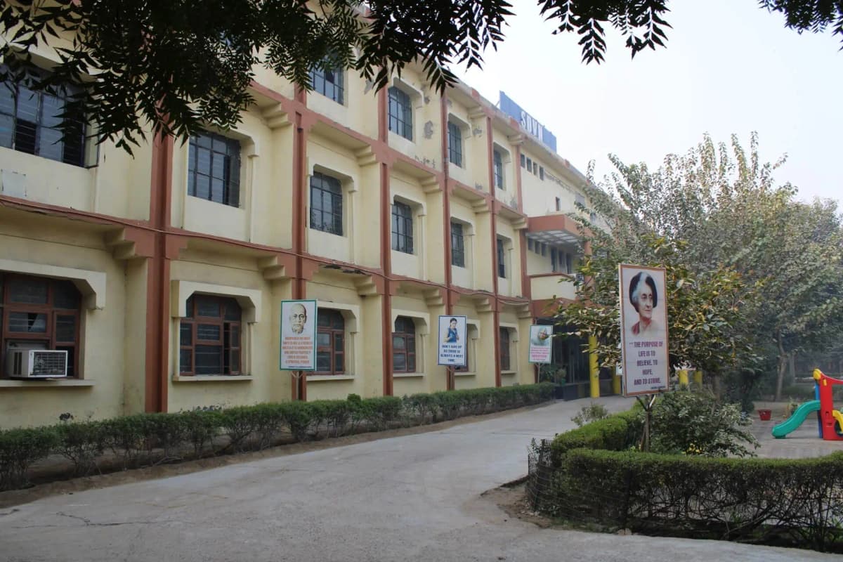 Savitri Devi Vidya Niketan photo 3