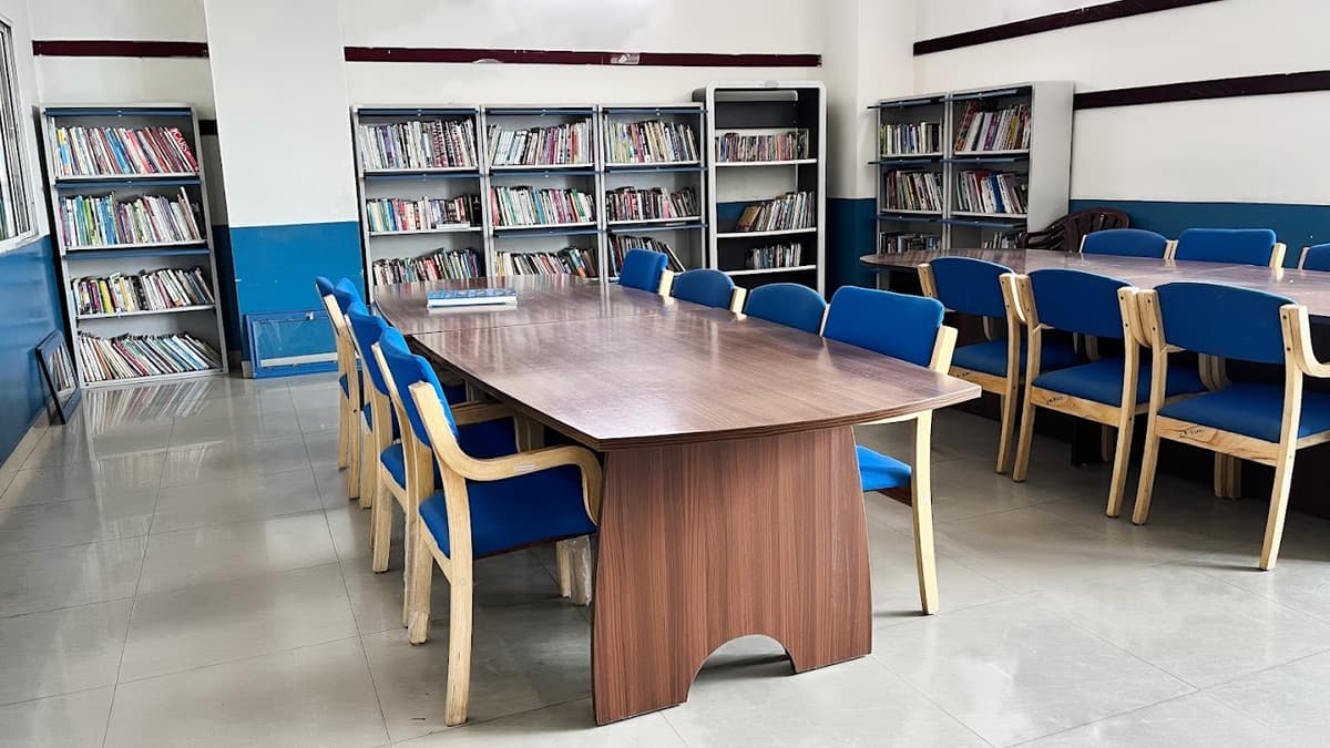 Narayana E Techno School Poonthamalle photo 2