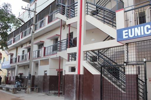 Eunice English High School gallery image 3