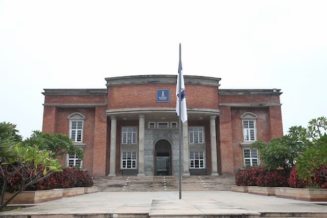 The Iconic School gallery image 1