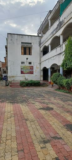 Navyug Vidhyalaya And Junior College gallery image 1