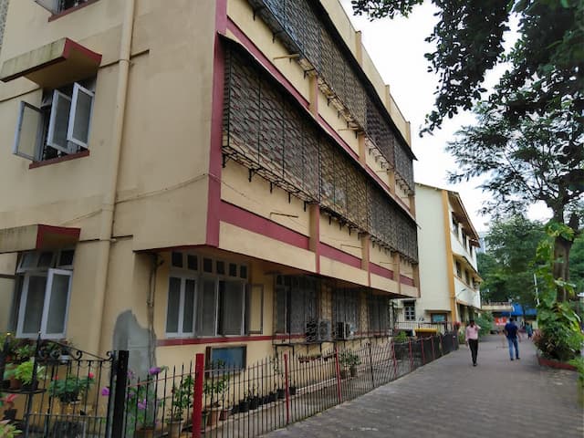 St Anthony Girls High School gallery image 1