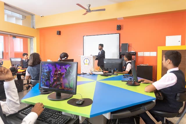 Holy Writ High School & Junior College gallery image 4