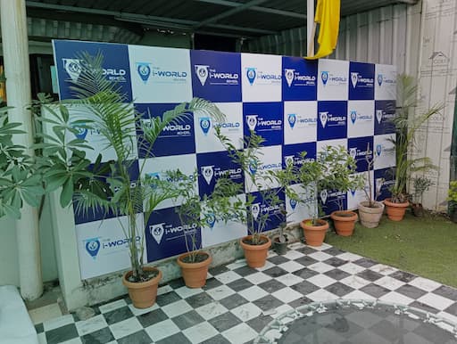 THE i-WORLD School gallery image 3