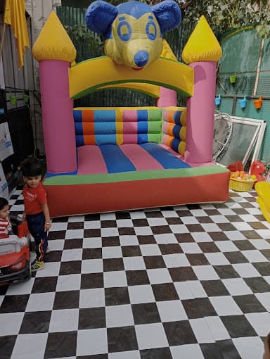 THE i-WORLD School Nipania photo 3