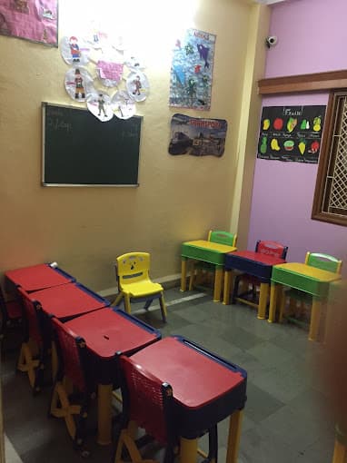 Hello Kids Preschool Dwarkapuri photo 1