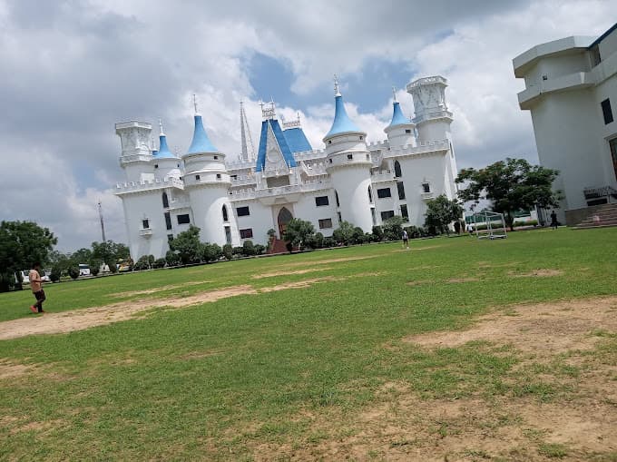 Jaishree Periwal International School Mahapura photo 5