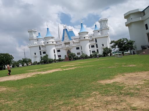 Jaishree Periwal International School gallery image 1