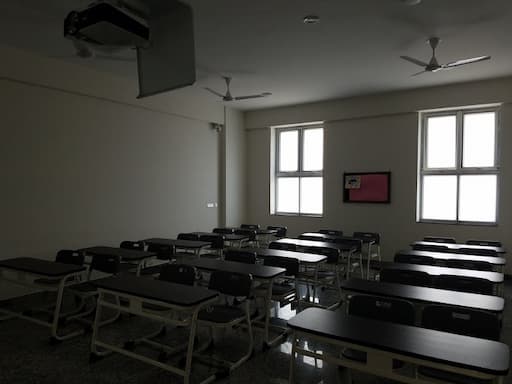 Modern School gallery image 6