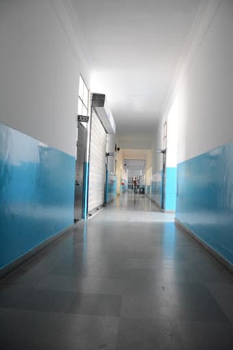 Cambridge Court High School Mansarovar photo 4