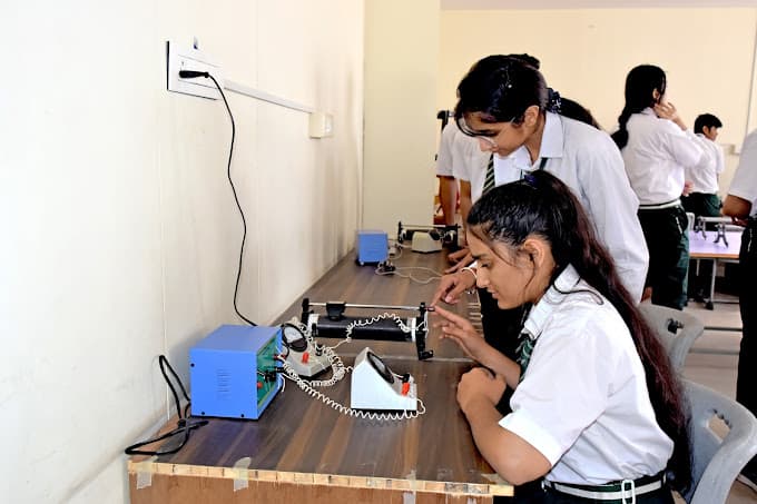 Gyan Ashram School Mansarovar photo 4