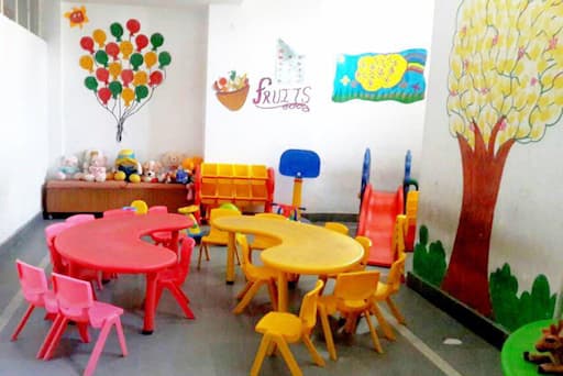DE KIDS CASTLE SCHOOL gallery image 2