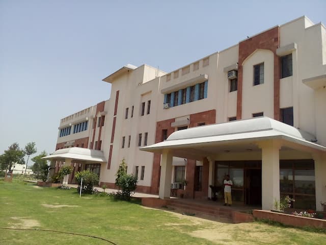 Springdales School gallery image 1