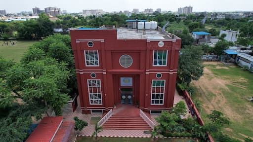 Teoler High School gallery image 2