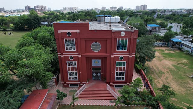 Teoler High School gallery image 2