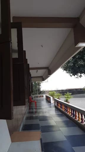 LCR English School Yashwantapura photo 1