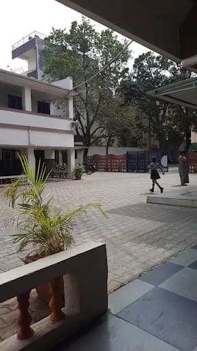 LCR English School Yashwantapura photo 8