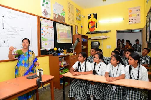 B Mona High School gallery image 5