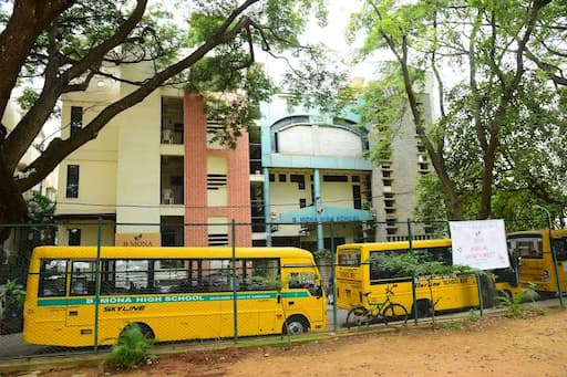 B Mona High School gallery image 9