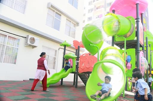 Asia Pacific World School gallery image 12