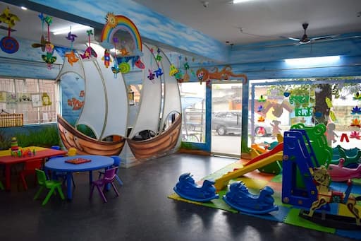 Neena English High School gallery image 5