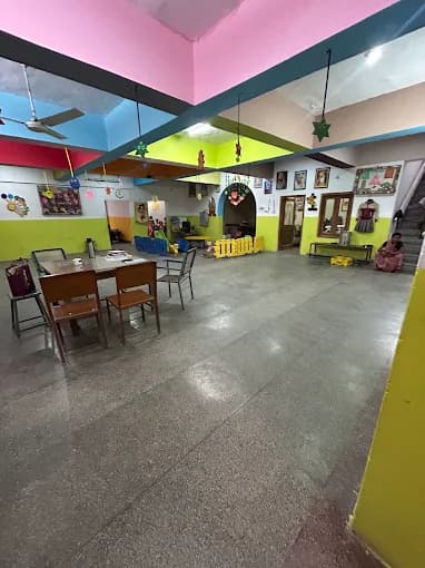 Shishu Bharti Sr. Sec. School Hiran Magri photo 2