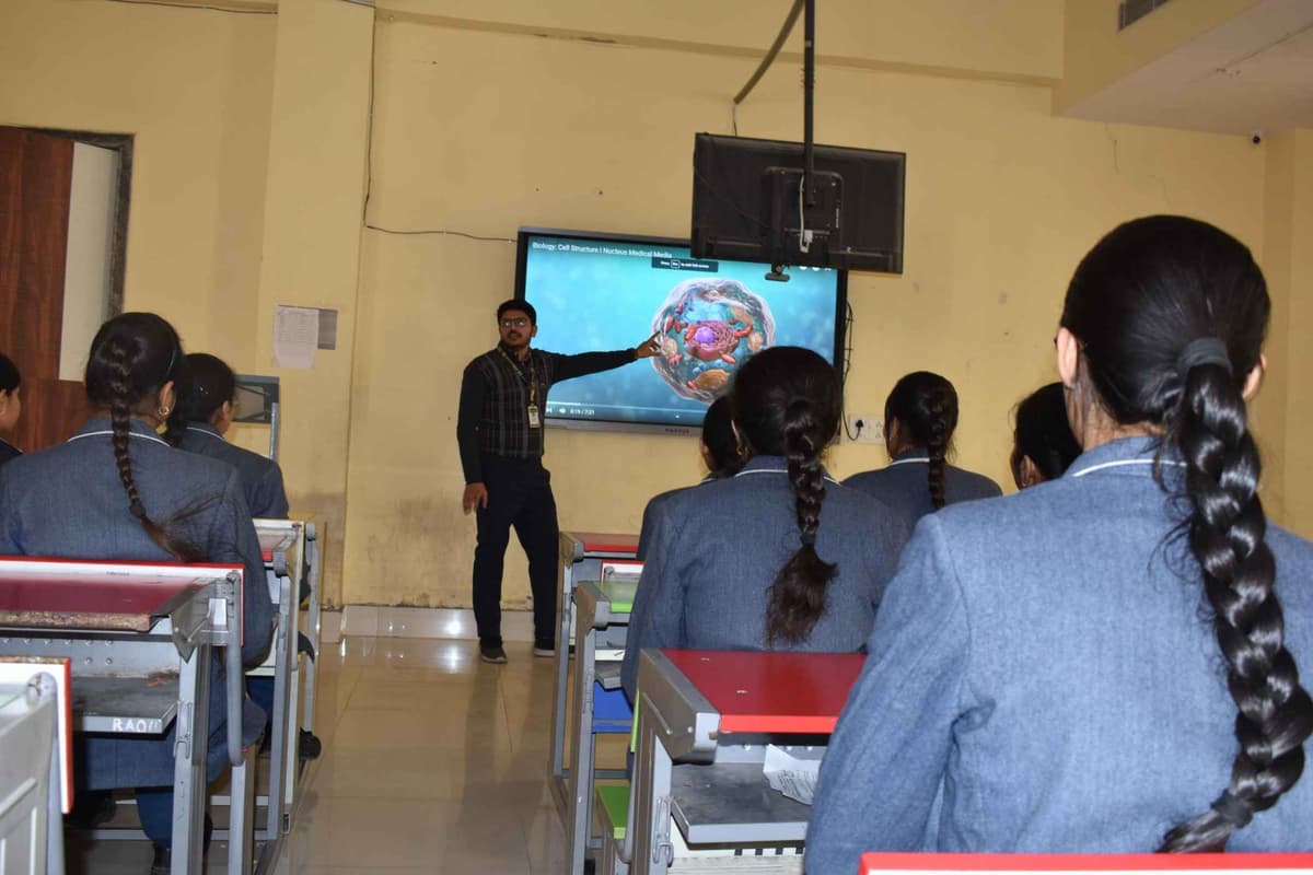 R L International School Sector 82 photo 1