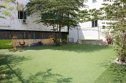 Mom Grandridge School gallery image 1