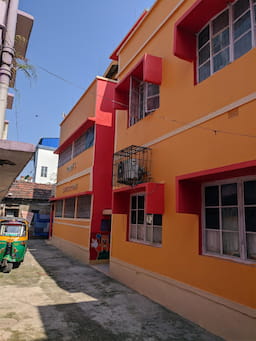 K B Roy Montessory Home, Newtown, School Logo