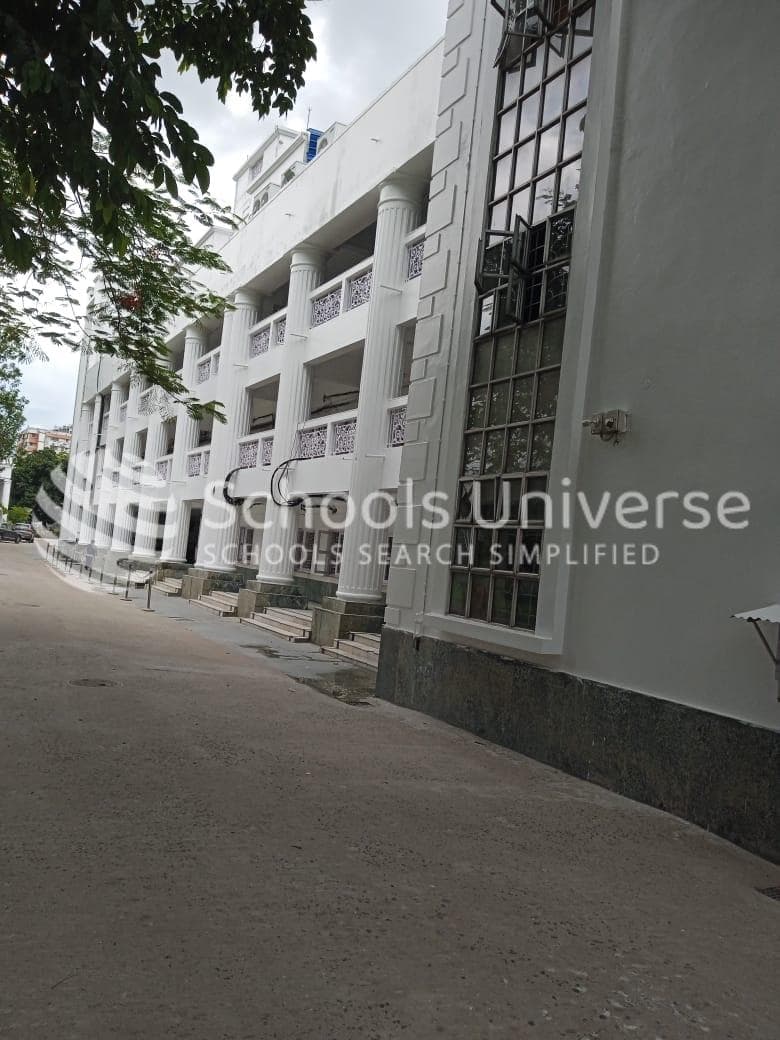 La Martiniere For Girls School Elgin photo 2