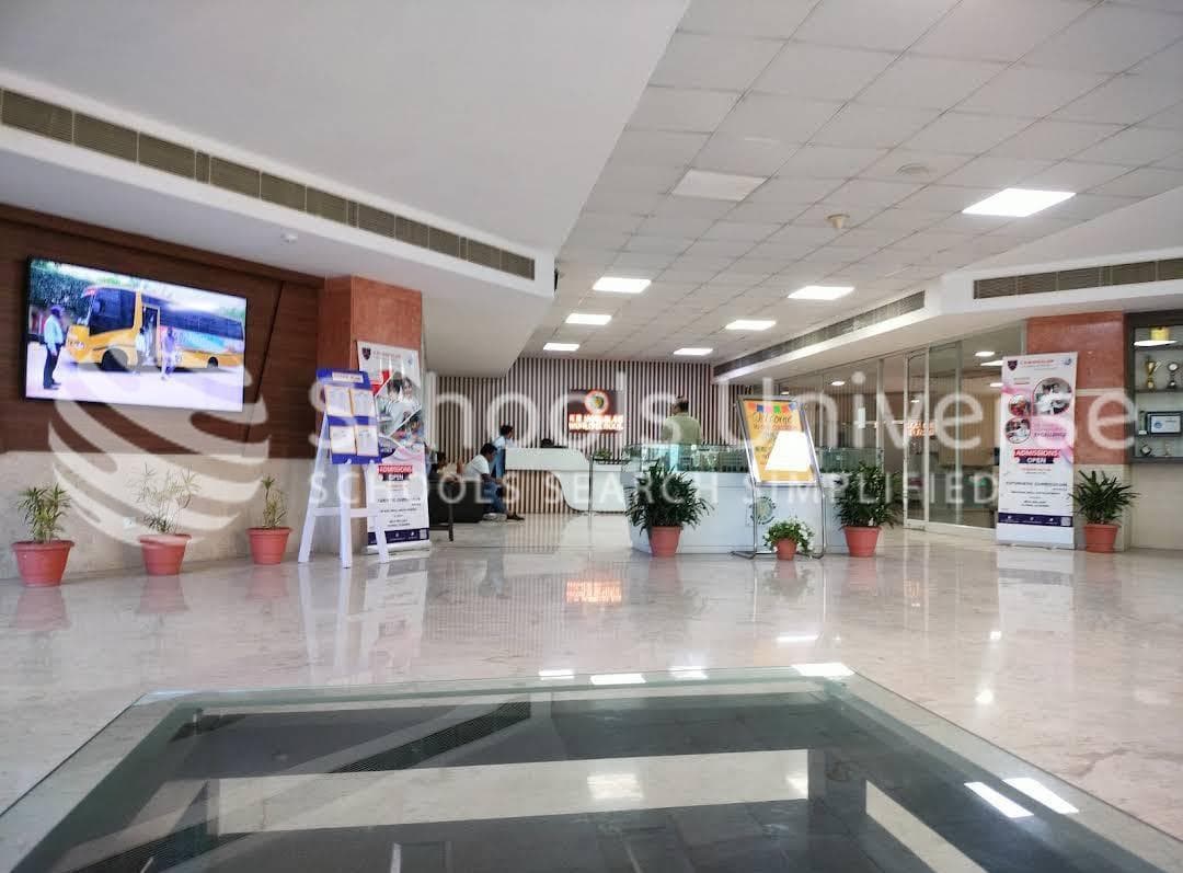 K.R. Manglam World School Sec 41 photo 3