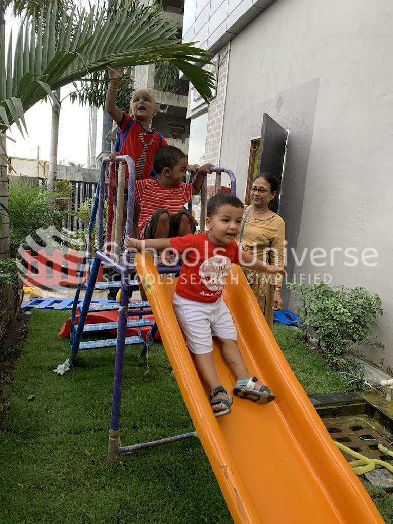 Little Friends Pre School & Day Care photo 1