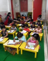 Blooming Daffodils Lansdown gallery image 1