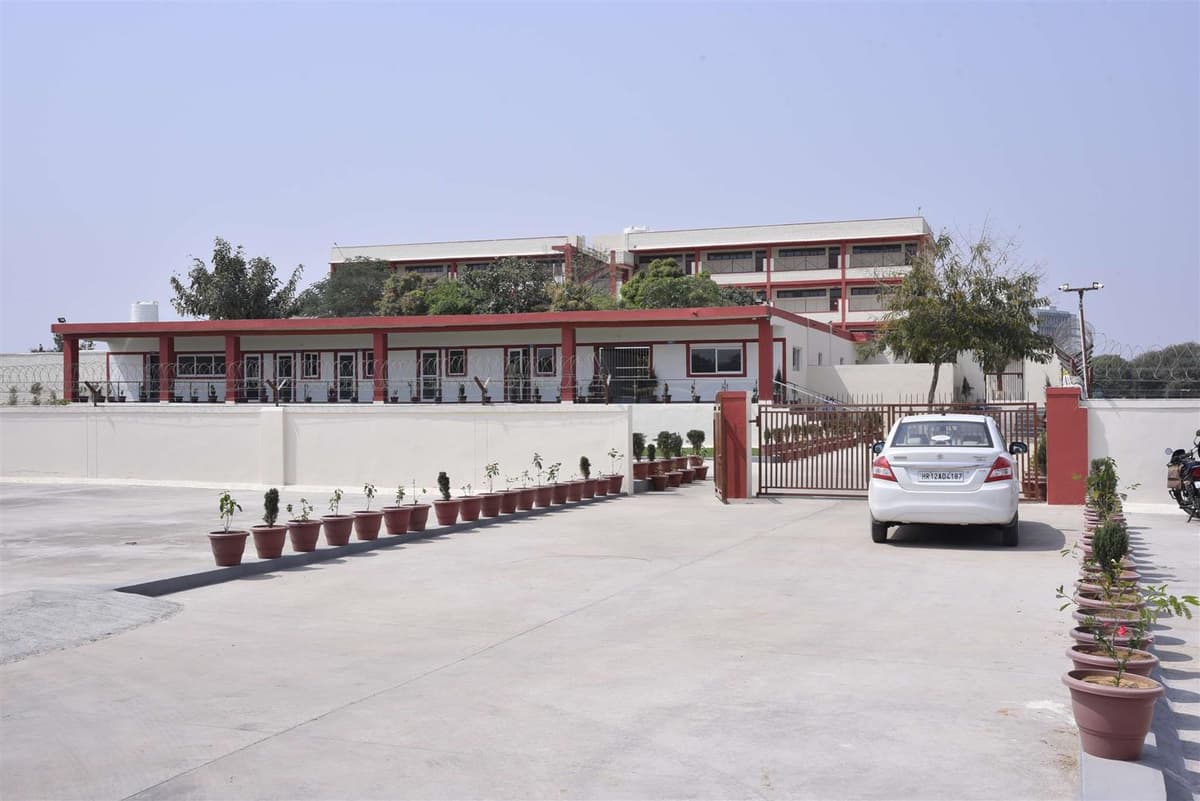 Sheetla Vidya Niketan Naurangpur photo 3