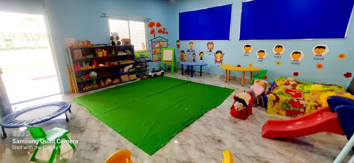 Akansha School photo 1