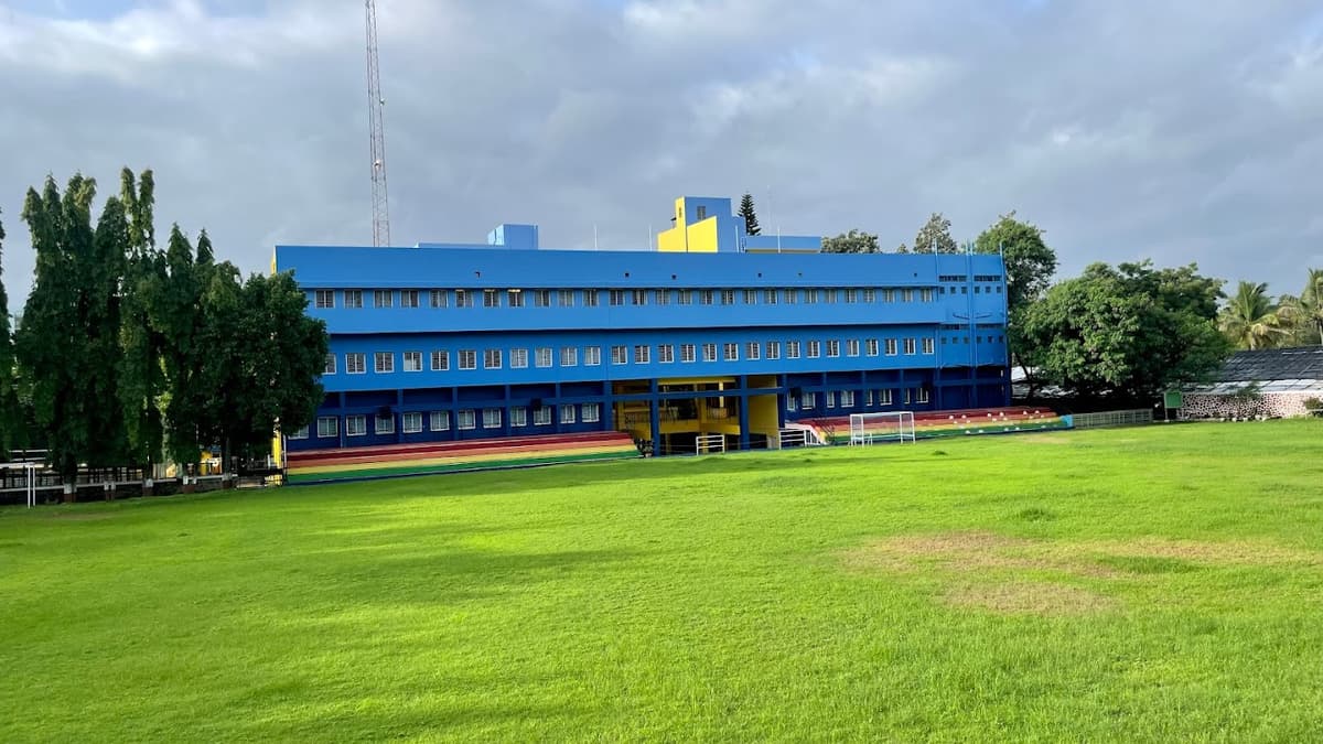 Vikhe Patil Memorial School photo 1