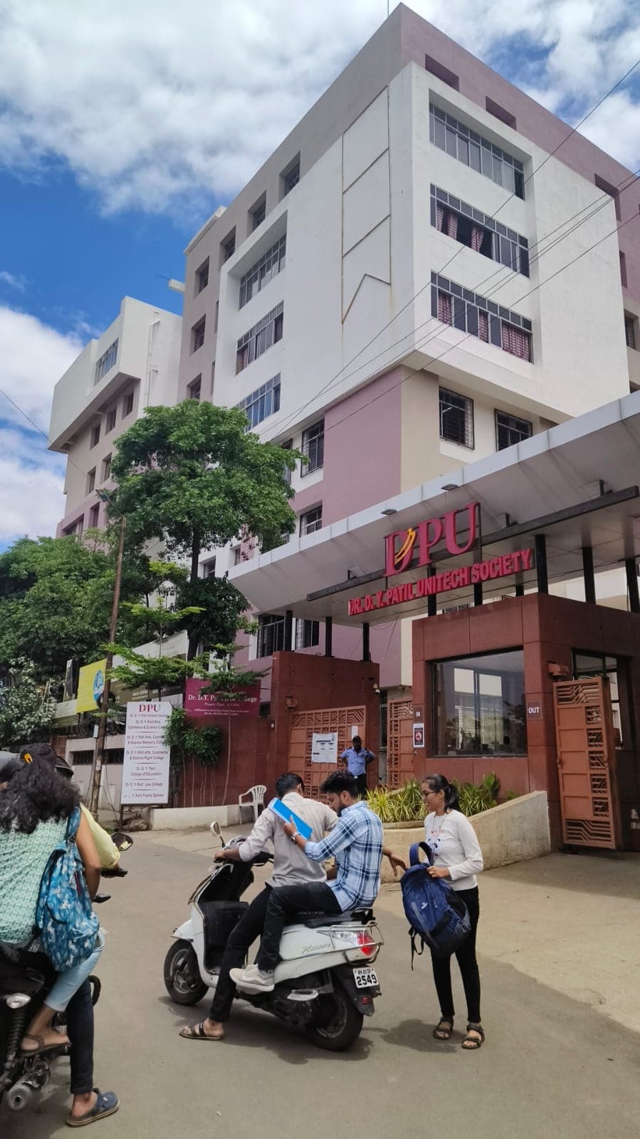 D Y Patil World School photo 5