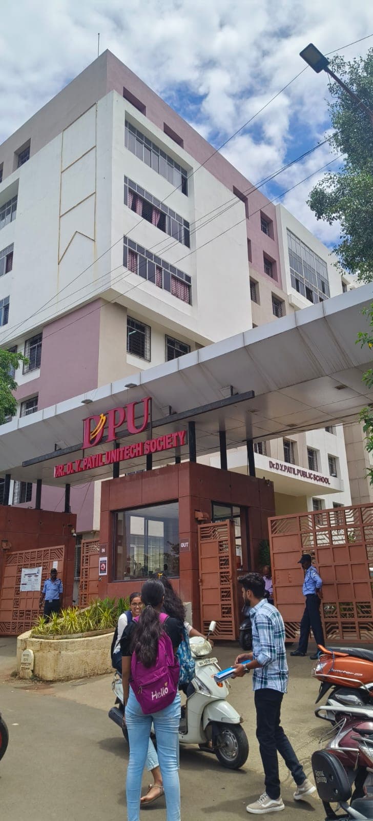 D Y Patil World School photo 1
