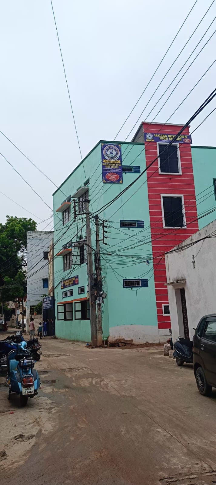 Malika Boystown High School Langar Houz photo 3