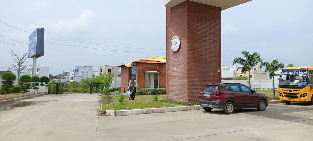 Mount Litera Zee School photo 2