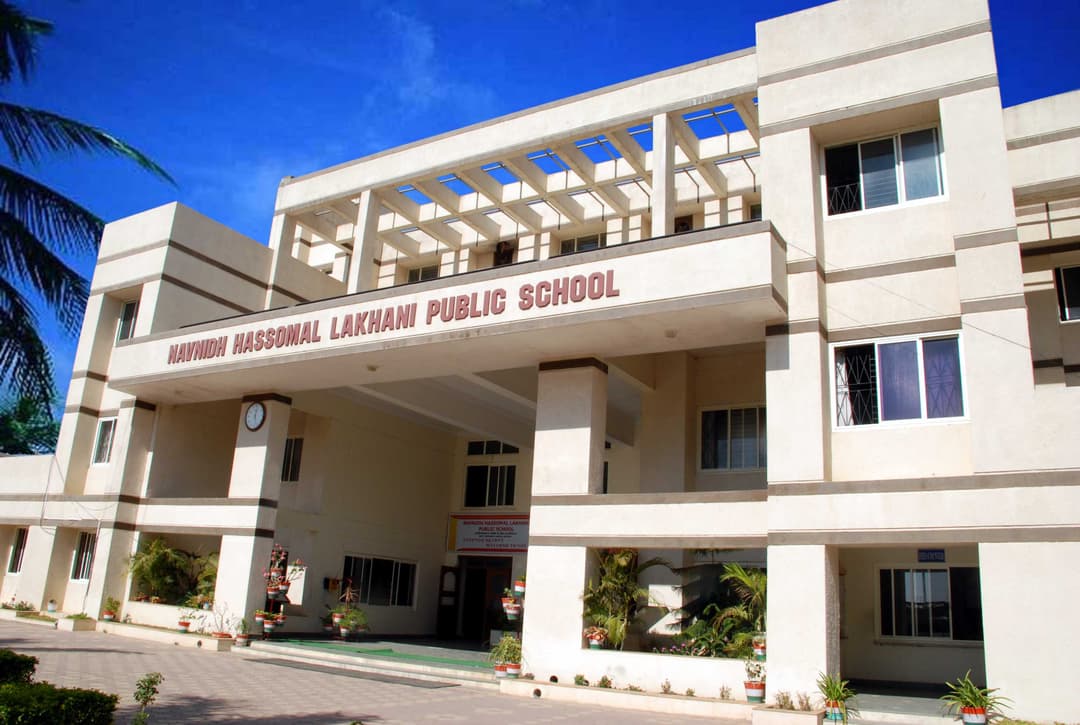 Navnidh Hassomal Lakhani Public School photo 3