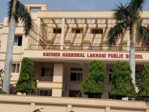 Navnidh Hassomal Lakhani Public School gallery image 1